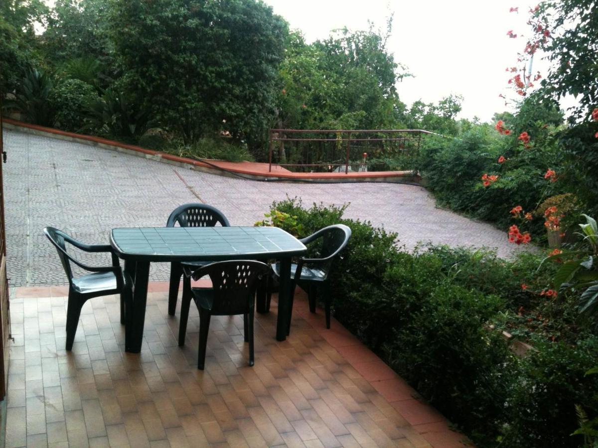 Stanza In Villa Con Giardino Vista Mare Cefalu Exterior photo