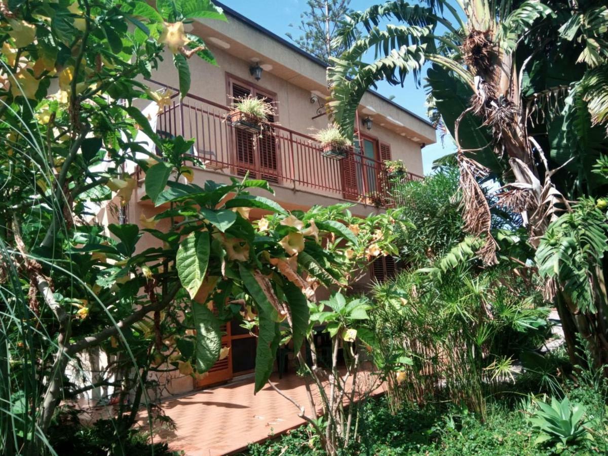 Stanza In Villa Con Giardino Vista Mare Cefalu Exterior photo